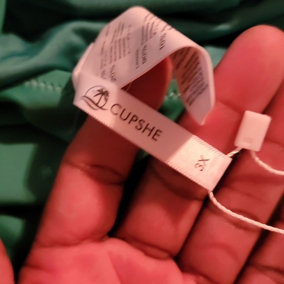 New Cupshe Swimwear - Picture 5 of 6